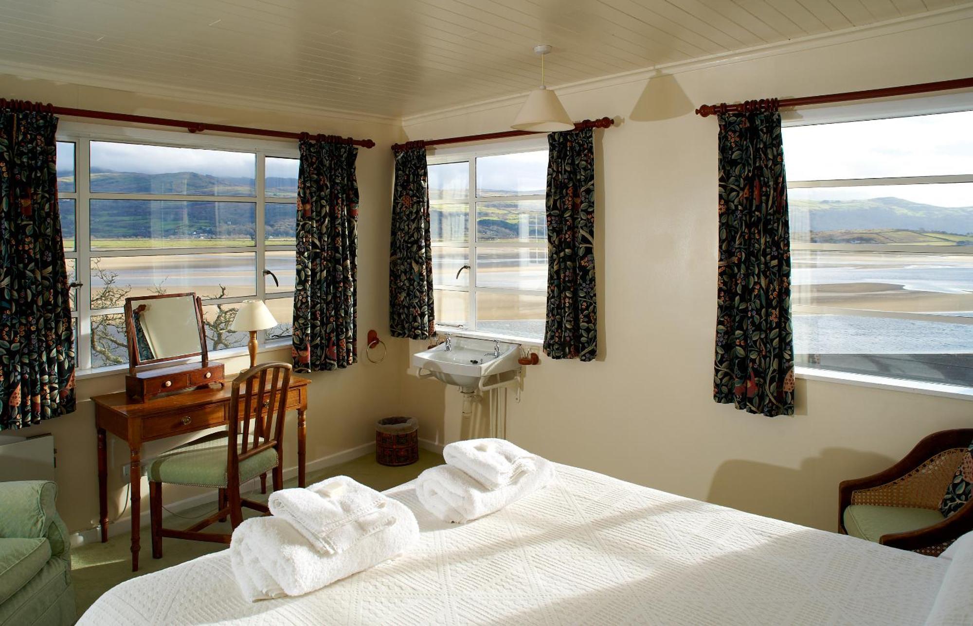 Portmeirion Village & Castell Deudraeth Портмадог Екстериор снимка