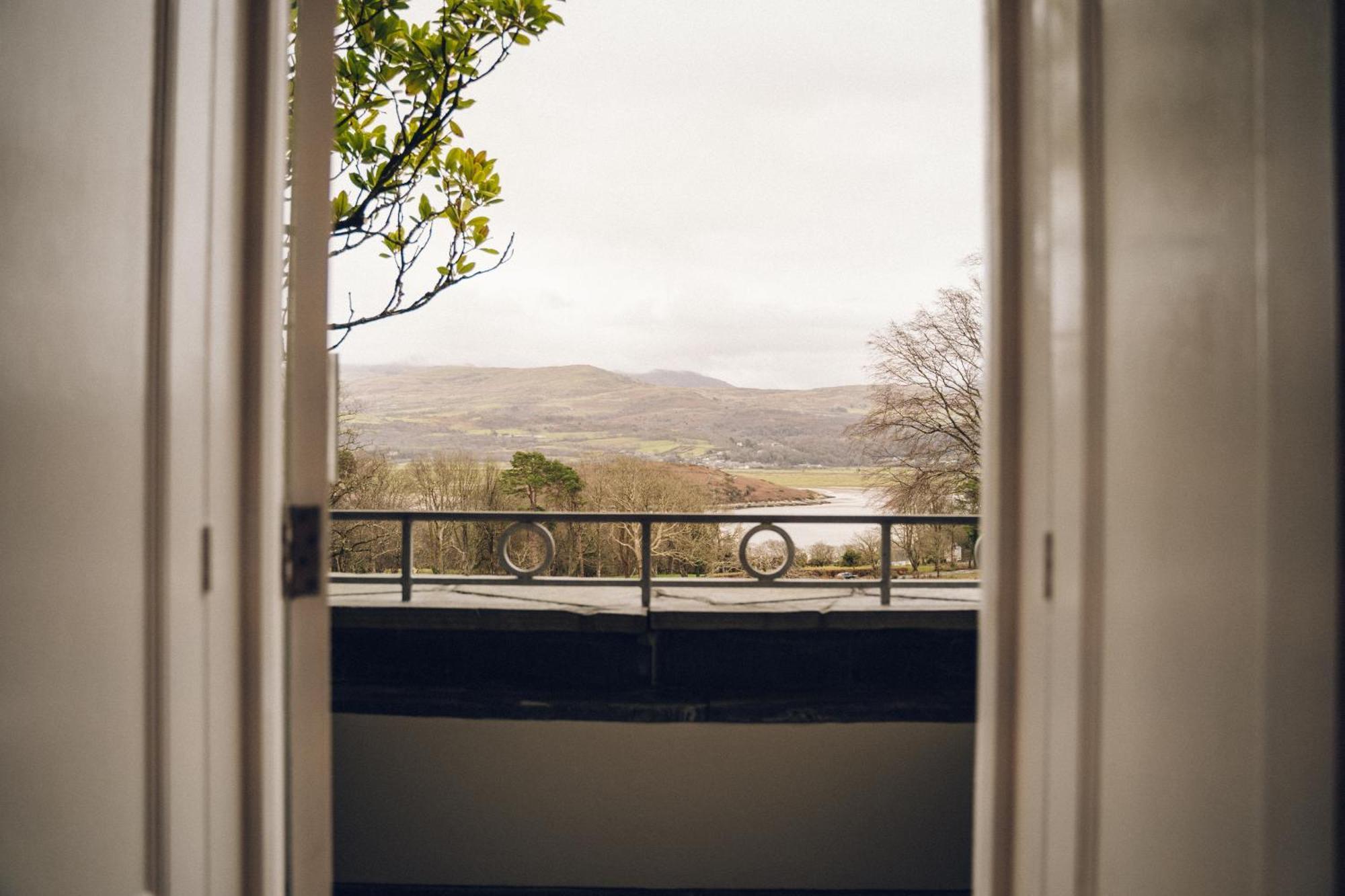 Portmeirion Village & Castell Deudraeth Портмадог Екстериор снимка