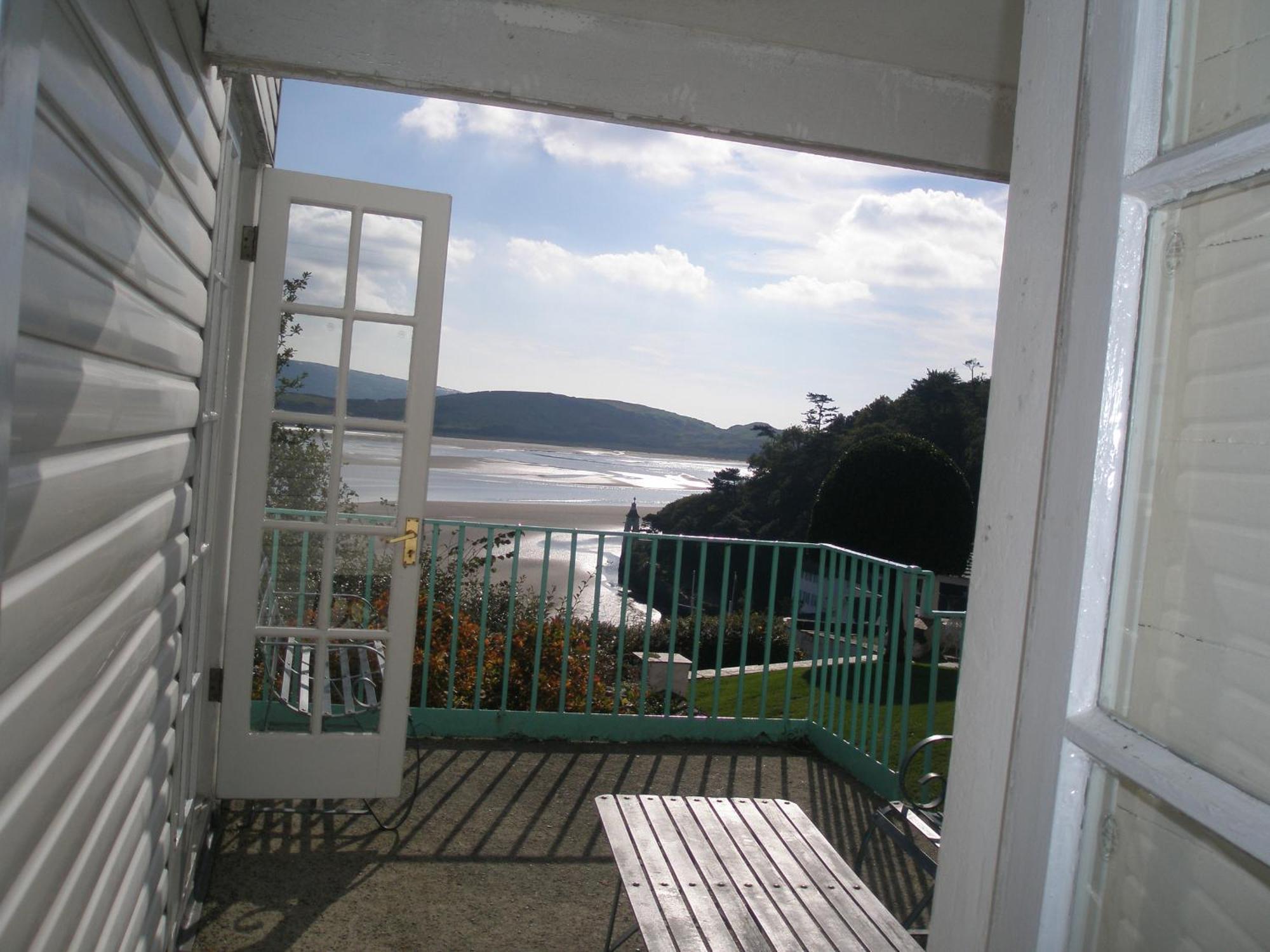 Portmeirion Village & Castell Deudraeth Портмадог Екстериор снимка