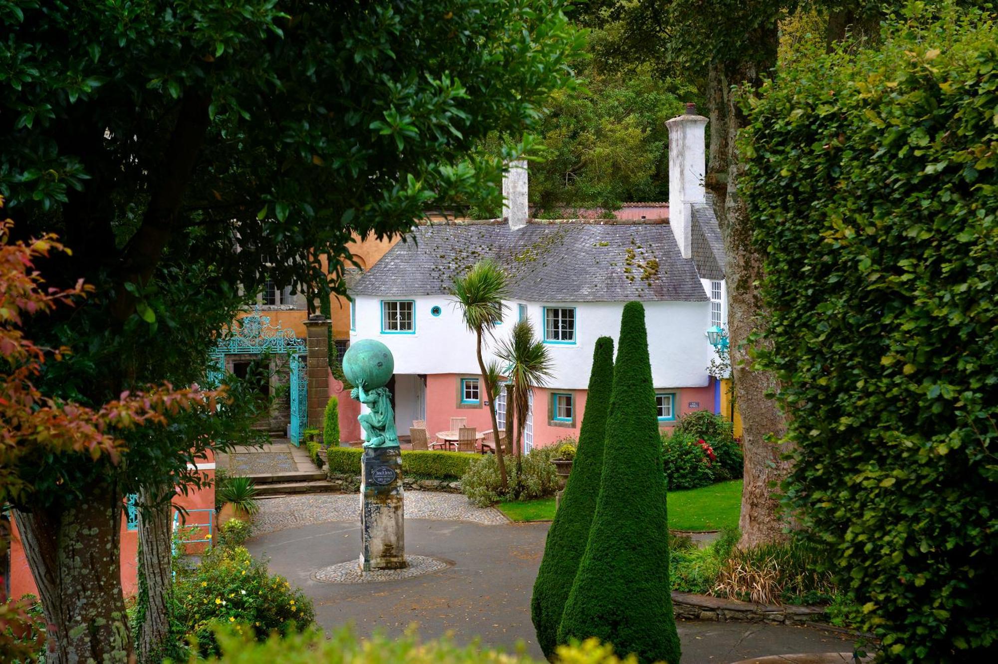 Portmeirion Village & Castell Deudraeth Портмадог Екстериор снимка