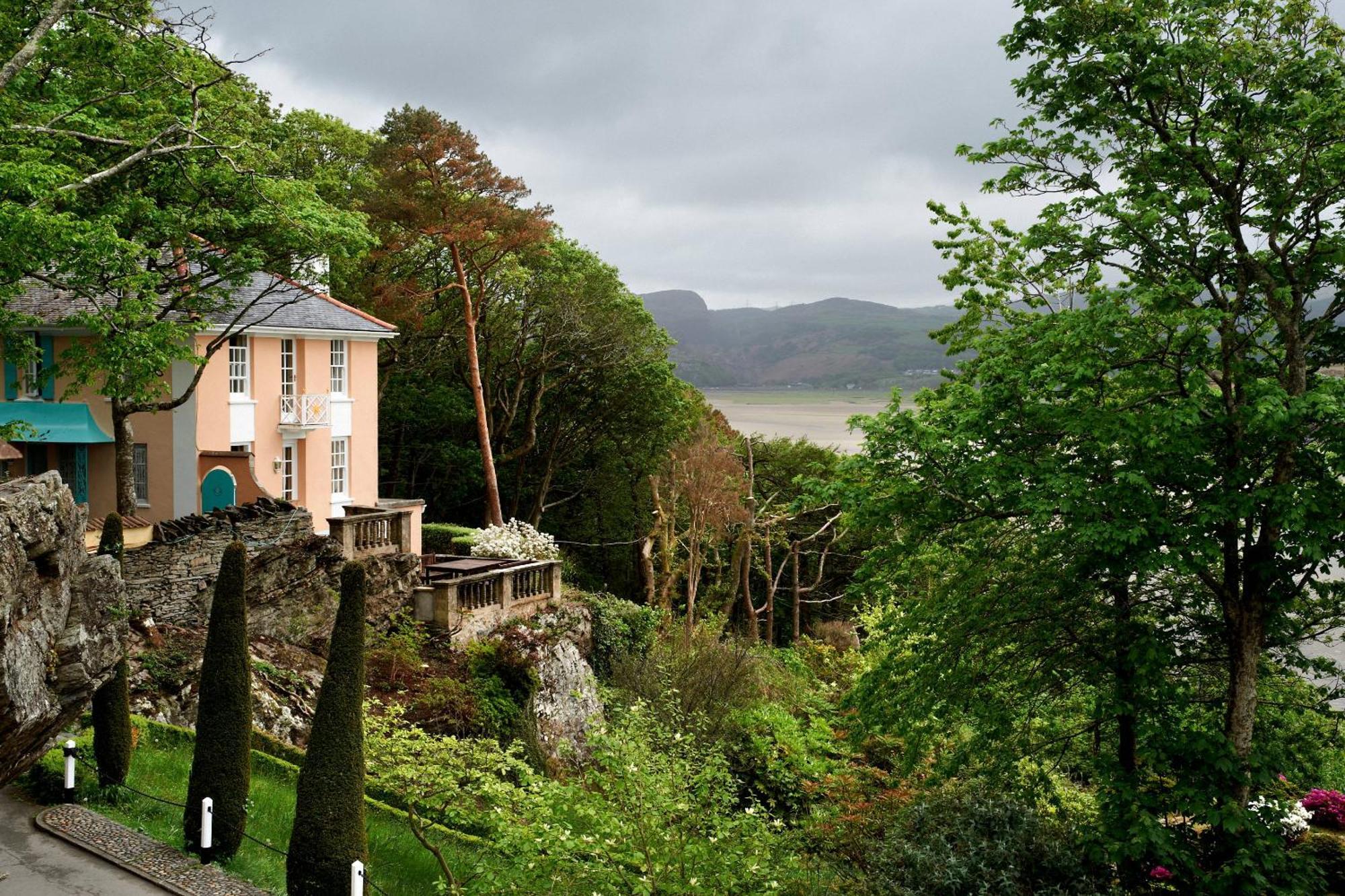 Portmeirion Village & Castell Deudraeth Портмадог Екстериор снимка