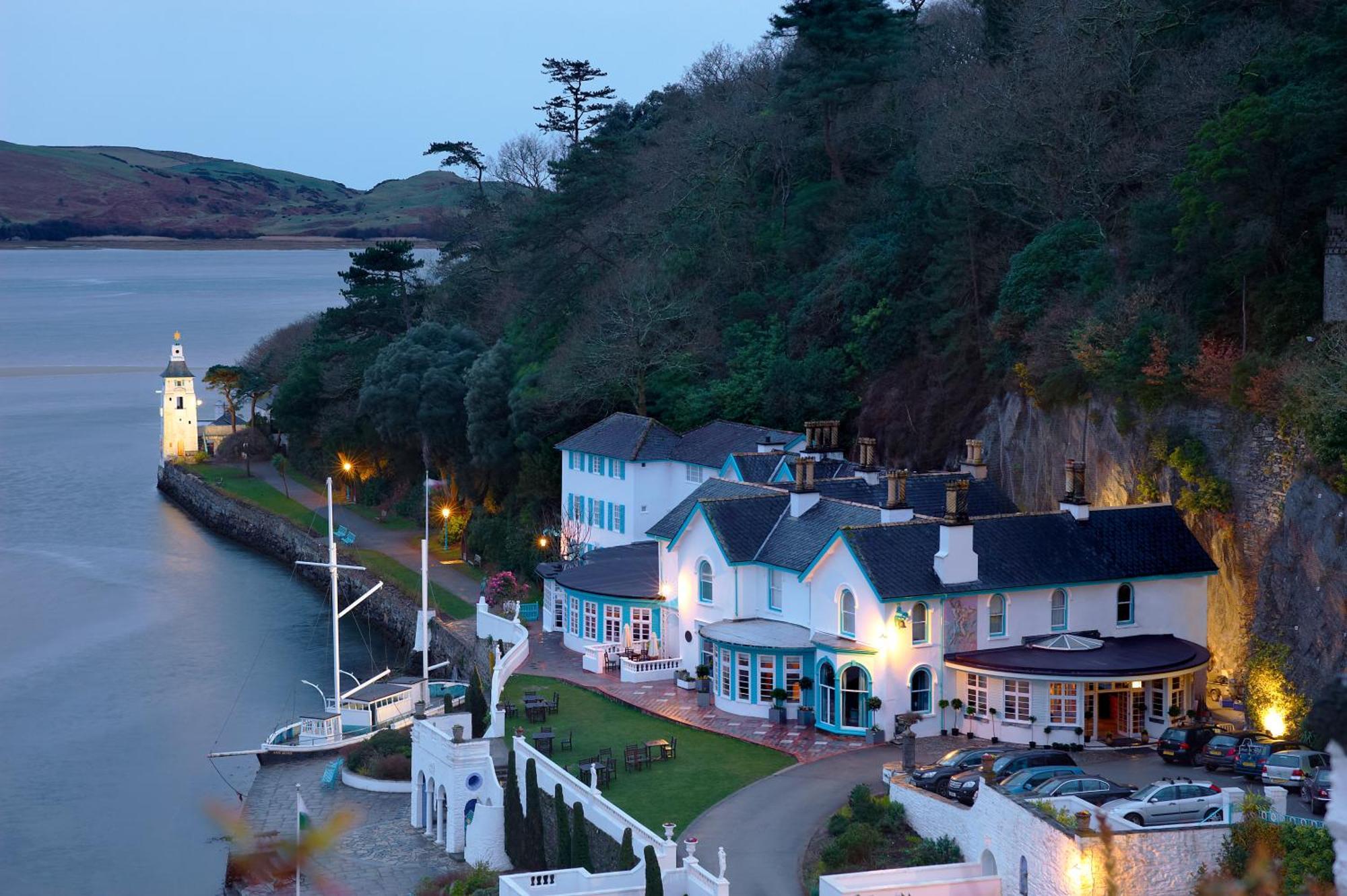 Portmeirion Village & Castell Deudraeth Портмадог Екстериор снимка